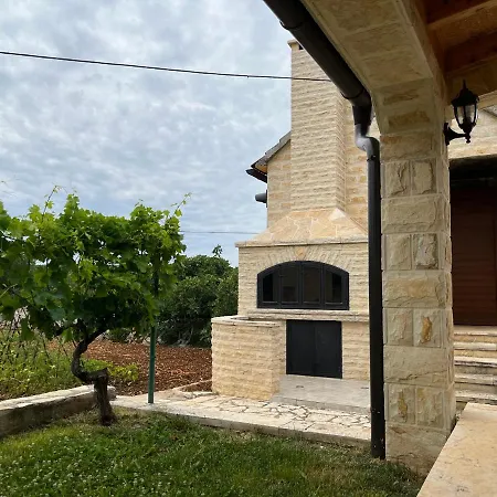 Runaway Cottage Unesic Exterior photo